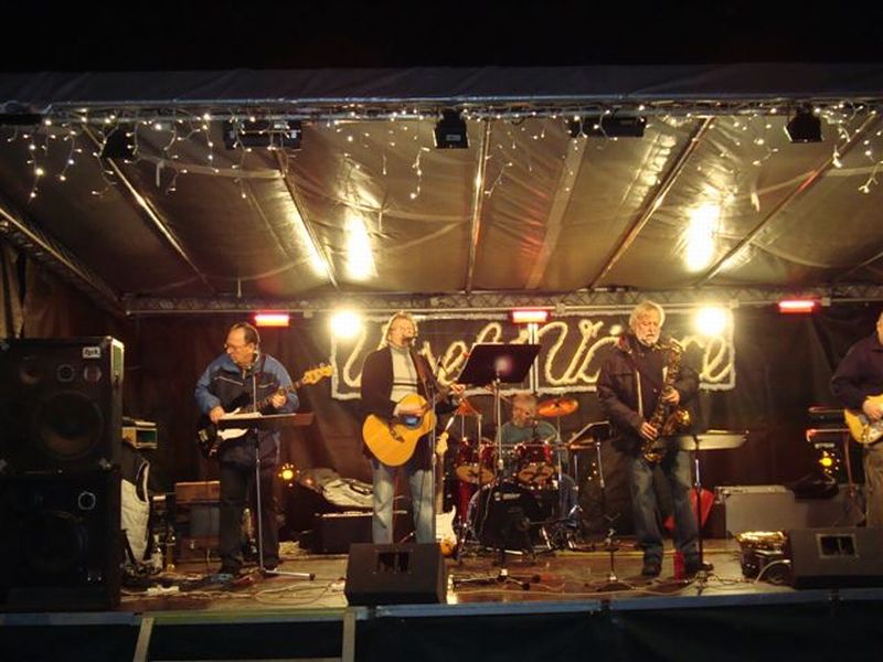 12 Vánoční koncert na náměstí TGM 2009.jpg